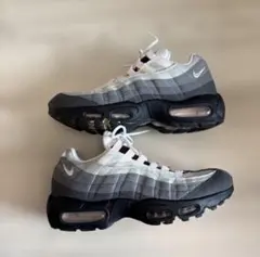 Gunsmoke/Pink Foam 95 NIKE AIR MAX スニーカーのサムネイル