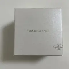 Van Cleef & Arpels クローバー型ピアス
