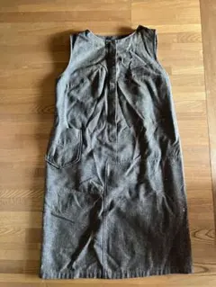 ジャンバースカート カーキ色　マタニティ　ワンピース　深緑