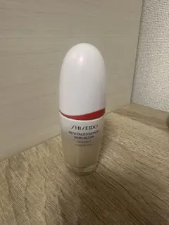 SHISEIDO 資生堂　エッセンス スキングロウ ファンデーション　220