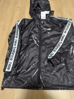 ニューバランス　薄手ジャケット　130センチ