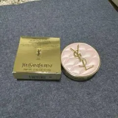 Yves Saint Laurent ラディアント タッチ グロウパクト B20