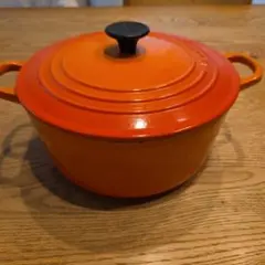LE CREUSET ル・クルーゼ 両手鍋 20cm オレンジ - メルカリ