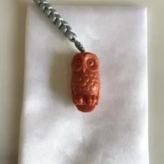 珊瑚 根付 梟 フクロウ サンゴ 彫刻ストラップ チャーム アクセサリー