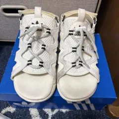 adidas サンダルのサムネイル