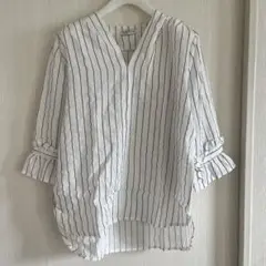 ホワイト/ブラックストライプ Vネックシャツ 五分袖