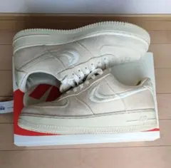 Stussy x Nike Air Force 1 ベージュ スニーカー