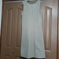 UNIQLO ベージュ Vネック ワンピース ジャンパースカート M