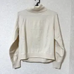 ユニクロ　タートルネックニット　長袖　ホワイト　アイボリー　S