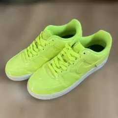 NIKE AIR FORCE 1 エナメル ネオンイエロー　25.5cm