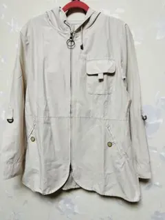 新品未使用ゴールデンべアベージュ フード付きジャケット