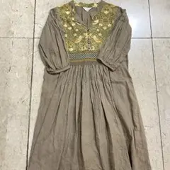 sh1281 鈴木真奈美　pratolina 花柄刺繍 ワンピース 140センチ