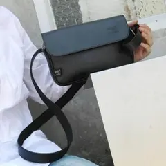 ショルダーバッグ サコッシュ 小さい鞄 レザー 斜めがけ 肩掛け おしゃれ