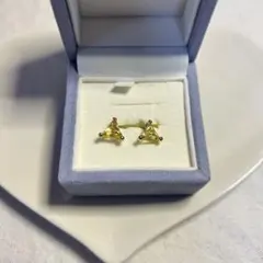 ♡キラキラ♡クリアイエロー♡トライアングルスタッドピアス♡