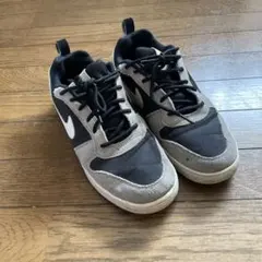NIKE スニーカー コートボロー　low