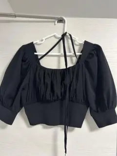 ri enda黒い半袖トップス