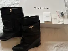 2025年最新】givenchy シャークの人気アイテム - メルカリ