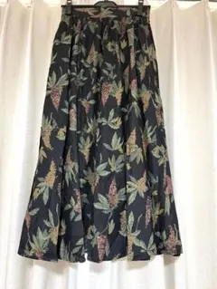Niko and…花柄ロングスカート 黒 スカート ブラック 花柄　ボトムス