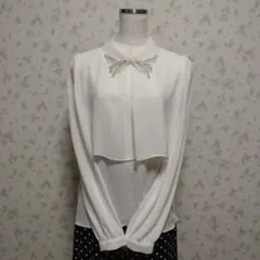 ビーズ装飾 ホワイト 長袖ブラウス