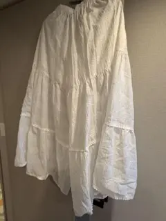 ホワイト フレアスカート ギャザー入り