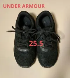 ブラック スニーカー