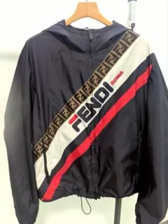 希少！！FENDI 46ストライプデザイン ナイロンジャケット 2026年最新】Fendi メンズ ナイロンジャケットの人気アイテム - メルカリ