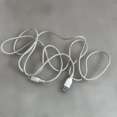 USB-A to Lightning ケーブル ホワイト