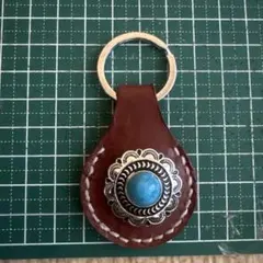 レザーキーリング ターコイズ風装飾付き