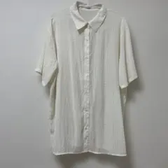 しまむら　lutique シャツ　アイボリー　Mサイズのサムネイル