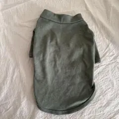 グレーのハート型パッチ付き犬服