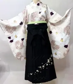 二尺袖着物 袴フルセット ボヌールセゾン ショート丈 アイボリー 椿 袴変更可能のサムネイル