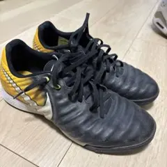 TIEMPO フットサルシューズ ブラック/イエロー