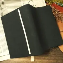【文庫本サイズ】ブックカバー　帆布　ブラック(ライン　ヌメ革ver.)