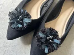 ブラック フラワー型パンプスアクセサリー