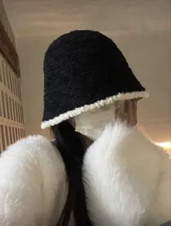 ふわふわニットバケットハット 黒と白