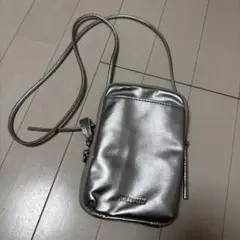 シルバー スマホショルダーバッグ