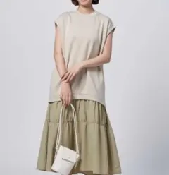 【美品】ノースリーブティアードワンピース ベージュカーキのサムネイル