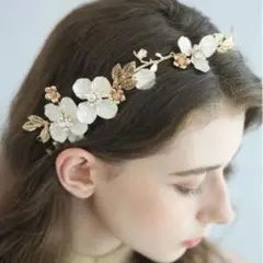 結婚式ヘアアクセサリー お花のカチューシャ 新品未使用