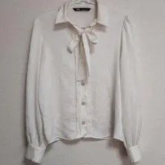 【ZARA】リボン付きシャツ，ブラウス