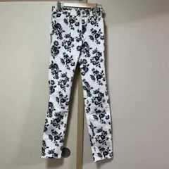 花柄　レディースパンツ