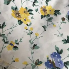 LAURA ASHLEY ウィンターリリー　カーテン　2枚組　135 LAURA ASHLEY ウィンターリリー カーテン 2枚組 135 - メルカリ