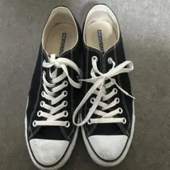 ブラック スニーカー