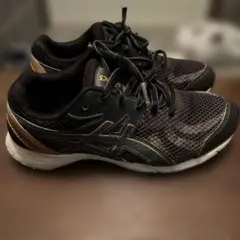ASICS LAZERBEAM ブラック ゴールド　22センチ　シューズ