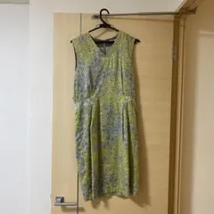 花柄ノースリーブひざ丈ワンピース