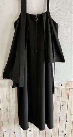 MIELI INVARIANT 美品黒　ジップアシンメトリー前後着 ワンピース