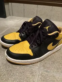 NIKE AIR JORDAN 1 LOW ブラック イエロー 27cmのサムネイル