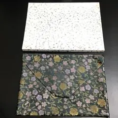 数奇屋袋　大サイズ　新品未使用　金襴　素敵なグリーン　きれいなうす紫の花