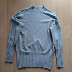リブ編みハイネックセーター グレー