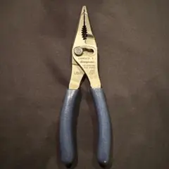 Item thumbnail for item f750ea89-793d-4a23-9d1f-ebc40a6efd3e