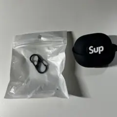 Sup ロゴ入り イヤホンケース ブラック カラビナ付きアンカーリバティ4プロ用のサムネイル